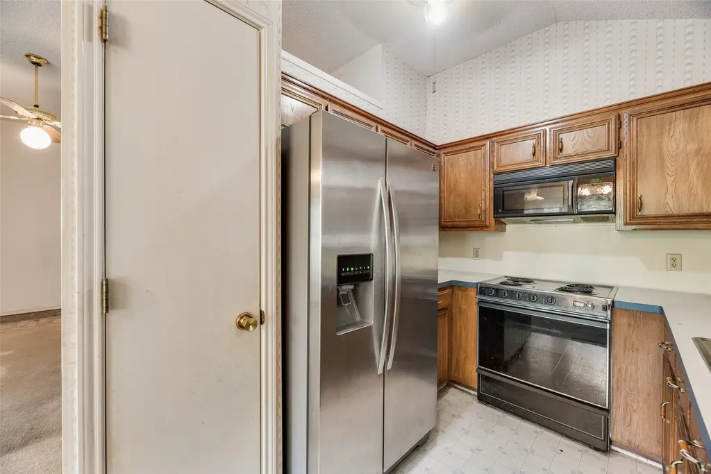6010 Maple Leaf Drive Arlington TX 76017