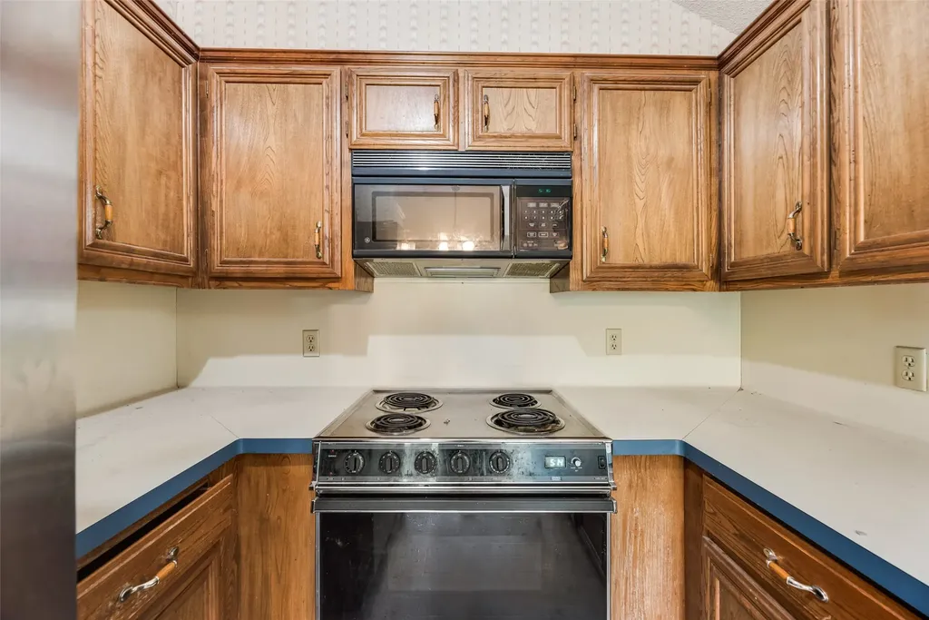 6010 Maple Leaf Drive Arlington TX 76017