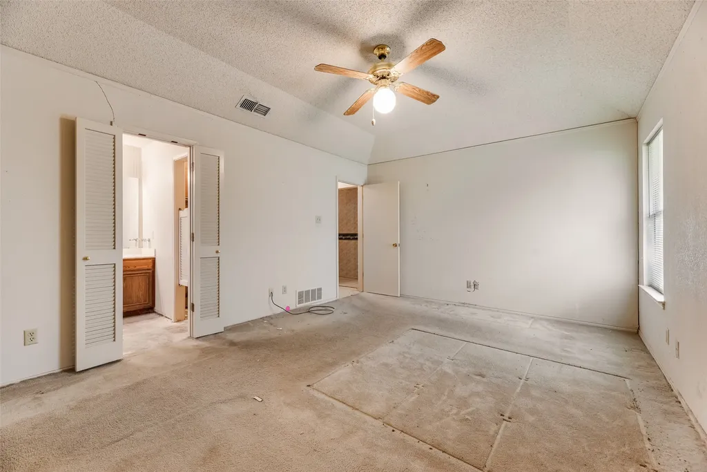 6010 Maple Leaf Drive Arlington TX 76017