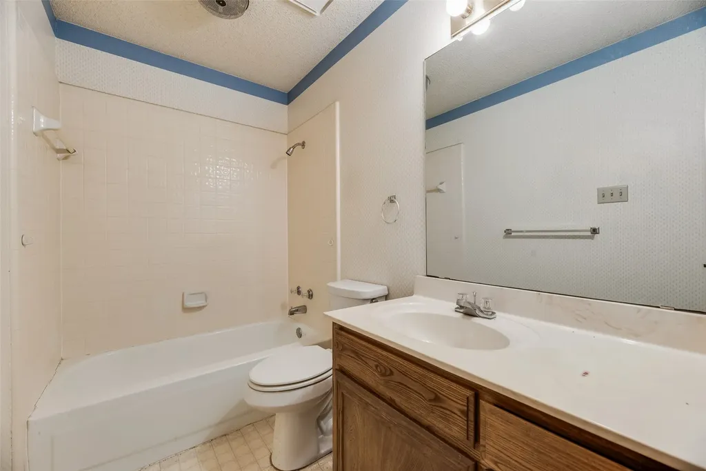 6010 Maple Leaf Drive Arlington TX 76017