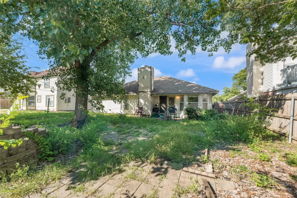 6010 Maple Leaf Drive Arlington TX 76017
