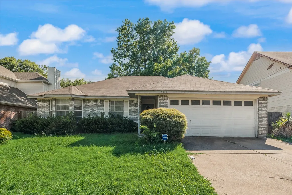 6010 Maple Leaf Drive Arlington TX 76017