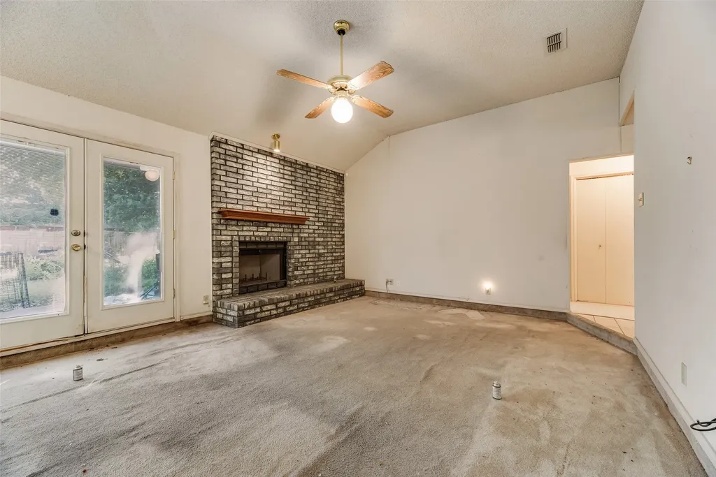 6010 Maple Leaf Drive Arlington TX 76017