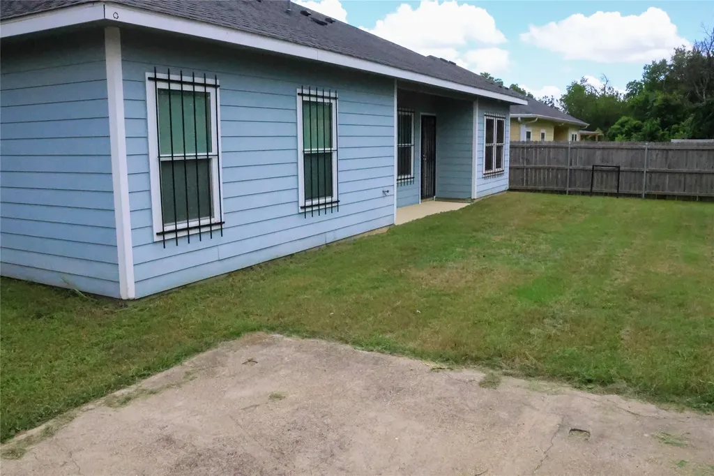 2701 Easter Avenue Dallas TX 75216