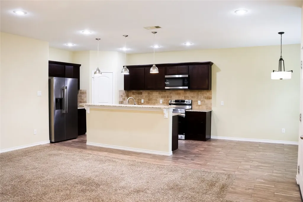 2701 Easter Avenue Dallas TX 75216