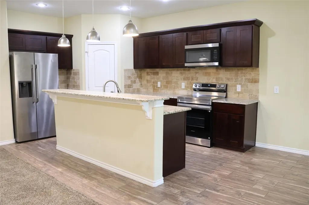 2701 Easter Avenue Dallas TX 75216