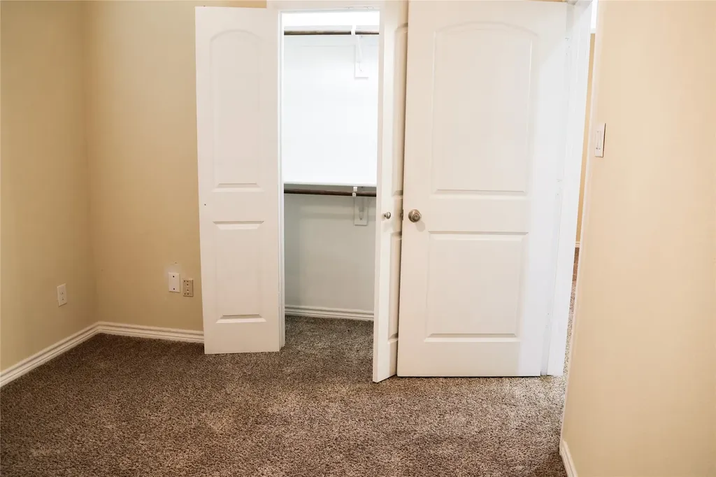 2701 Easter Avenue Dallas TX 75216