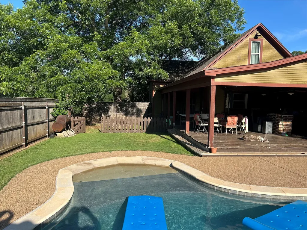731 Kentucky Street Graham TX 76450