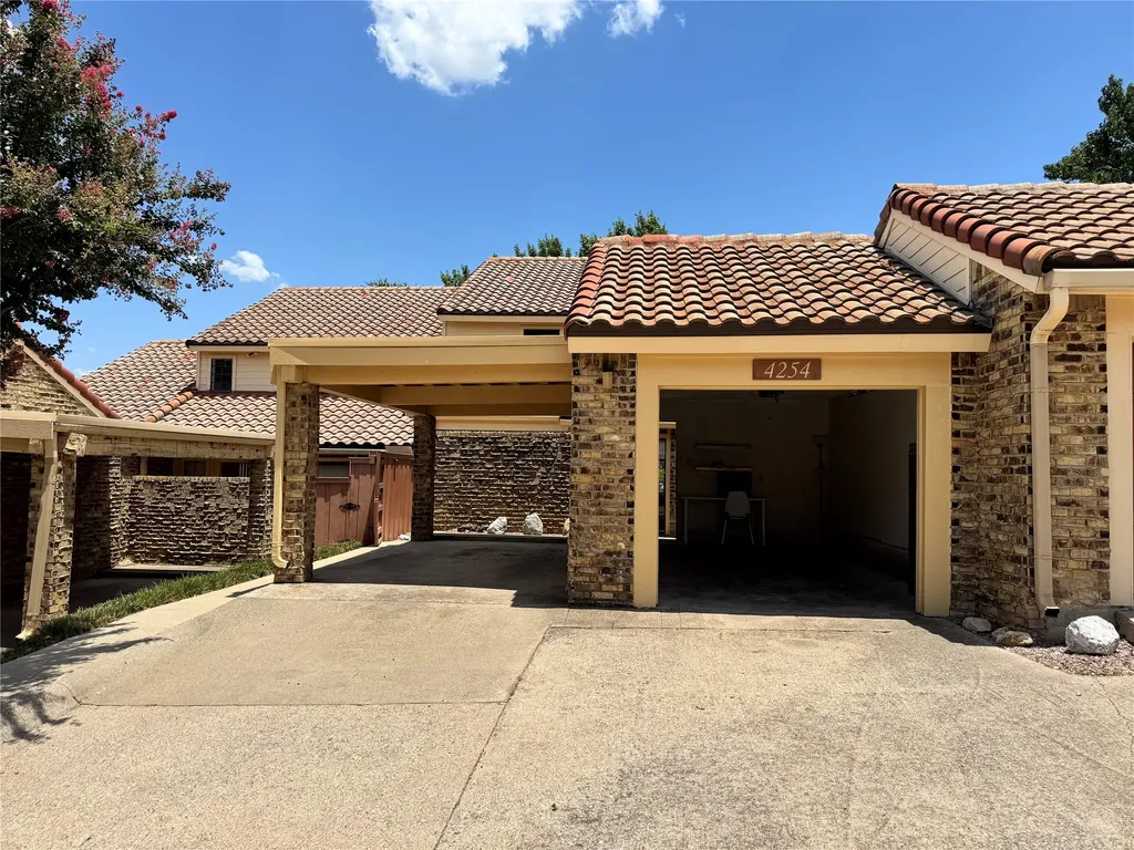 4254 Cuesta Drive Irving TX 75038