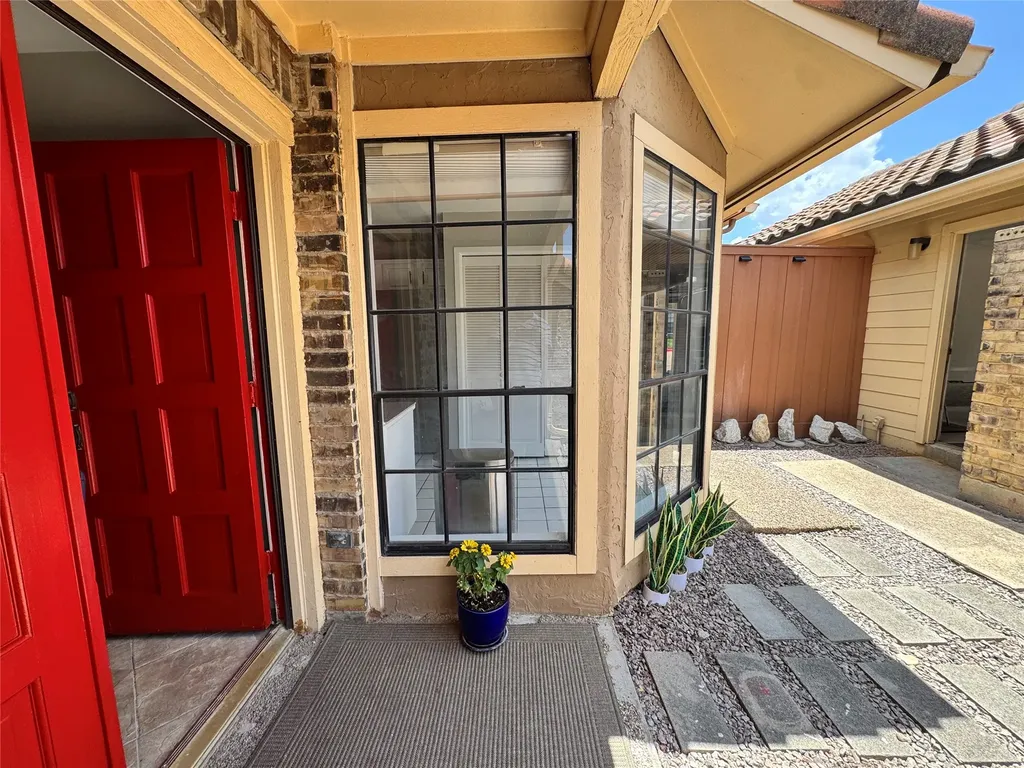 4254 Cuesta Drive Irving TX 75038