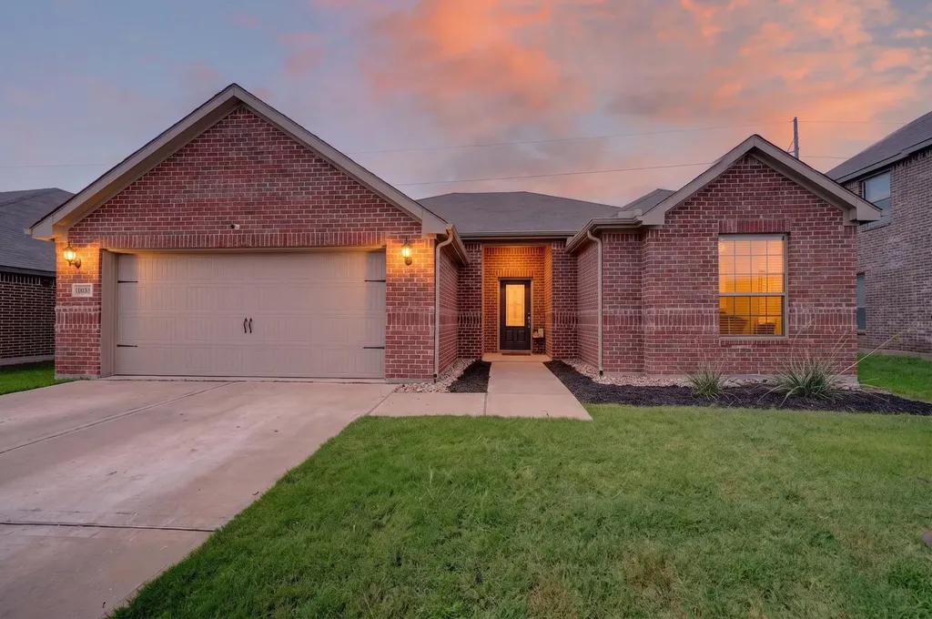 1033 Mcdonald Drive Crowley TX 76036