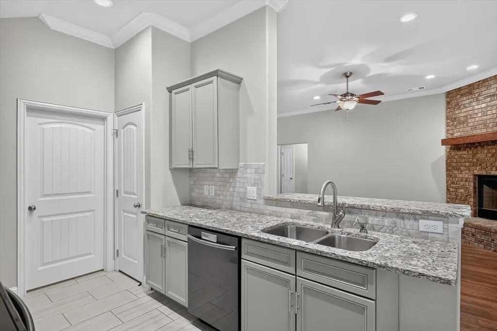 3016 Loy Lake Road Denison TX 75020