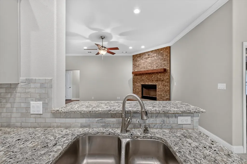 3016 Loy Lake Road Denison TX 75020