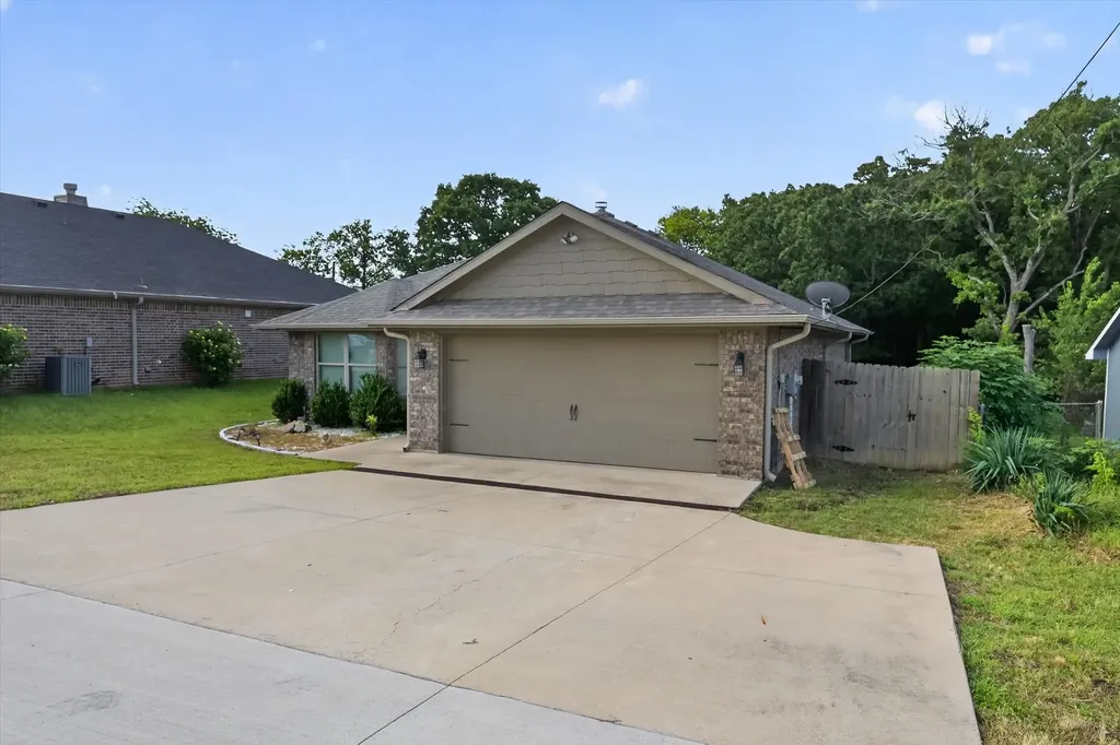 3016 Loy Lake Road Denison TX 75020