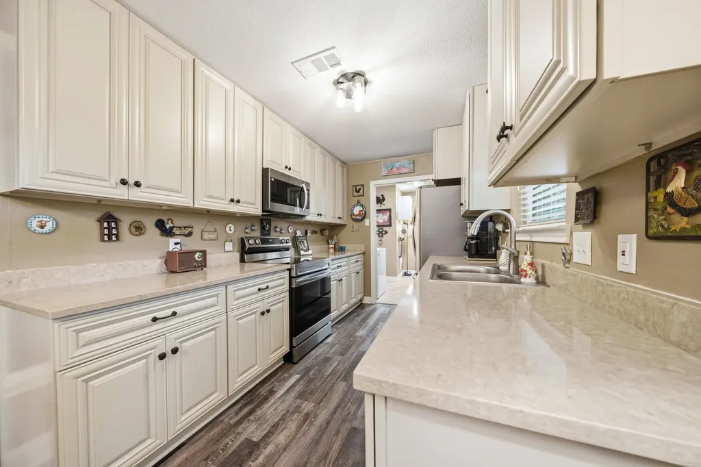 9509 Stony Point Drive Woodway TX 76712