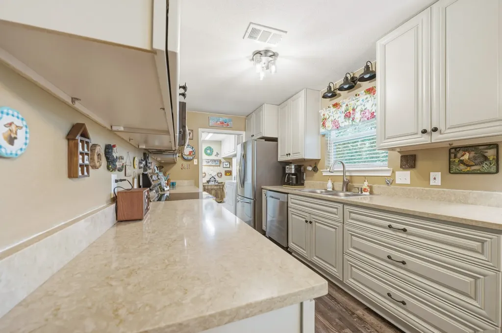 9509 Stony Point Drive Woodway TX 76712