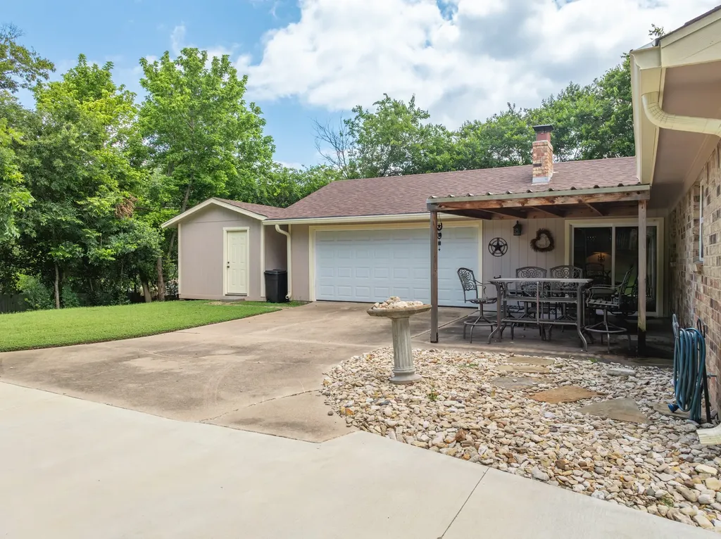 9509 Stony Point Drive Woodway TX 76712