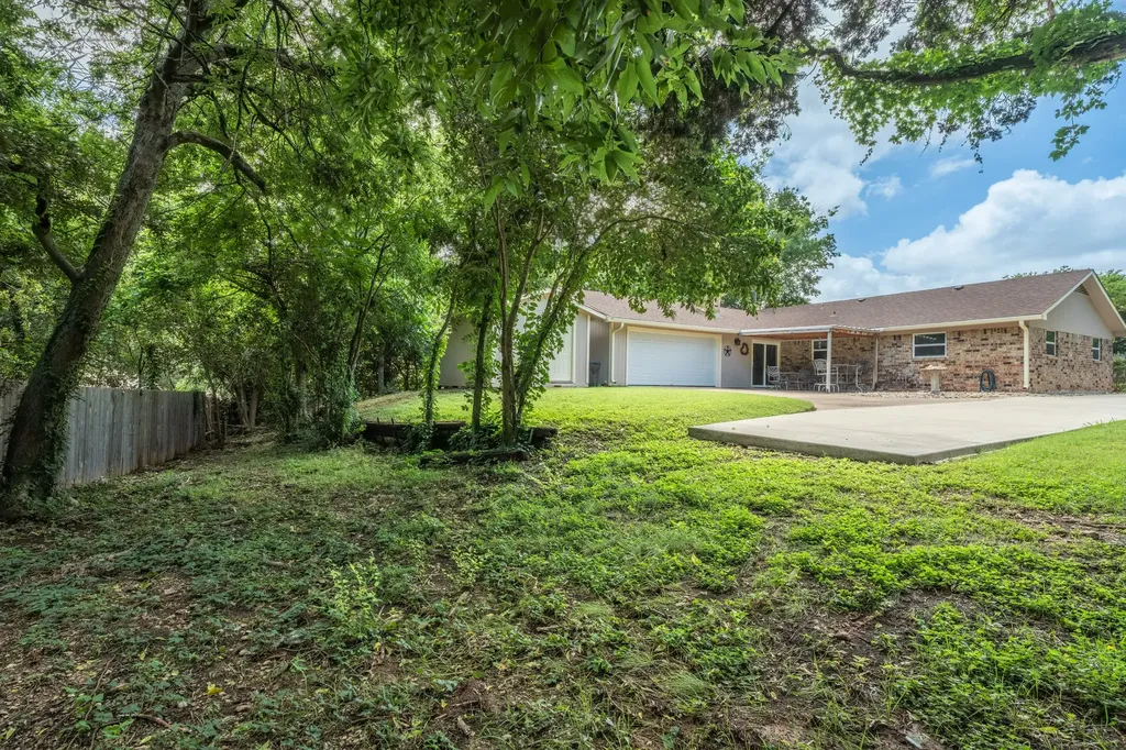 9509 Stony Point Drive Woodway TX 76712