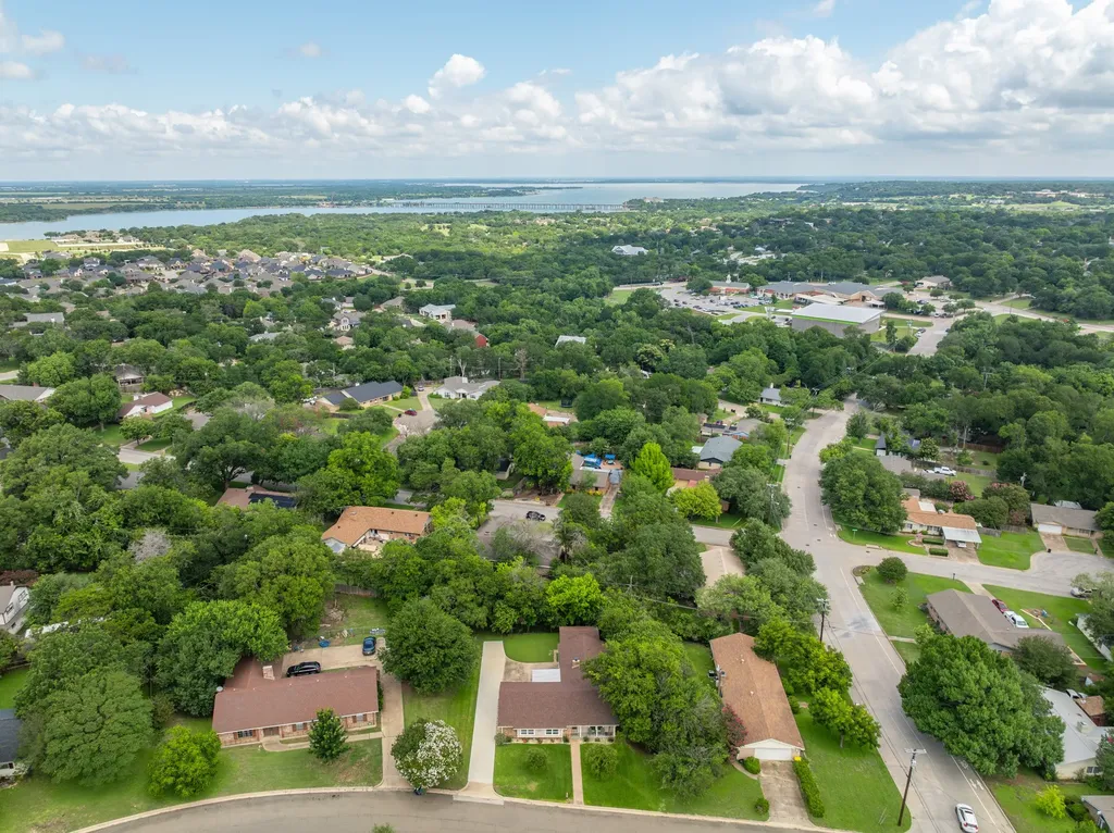 9509 Stony Point Drive Woodway TX 76712