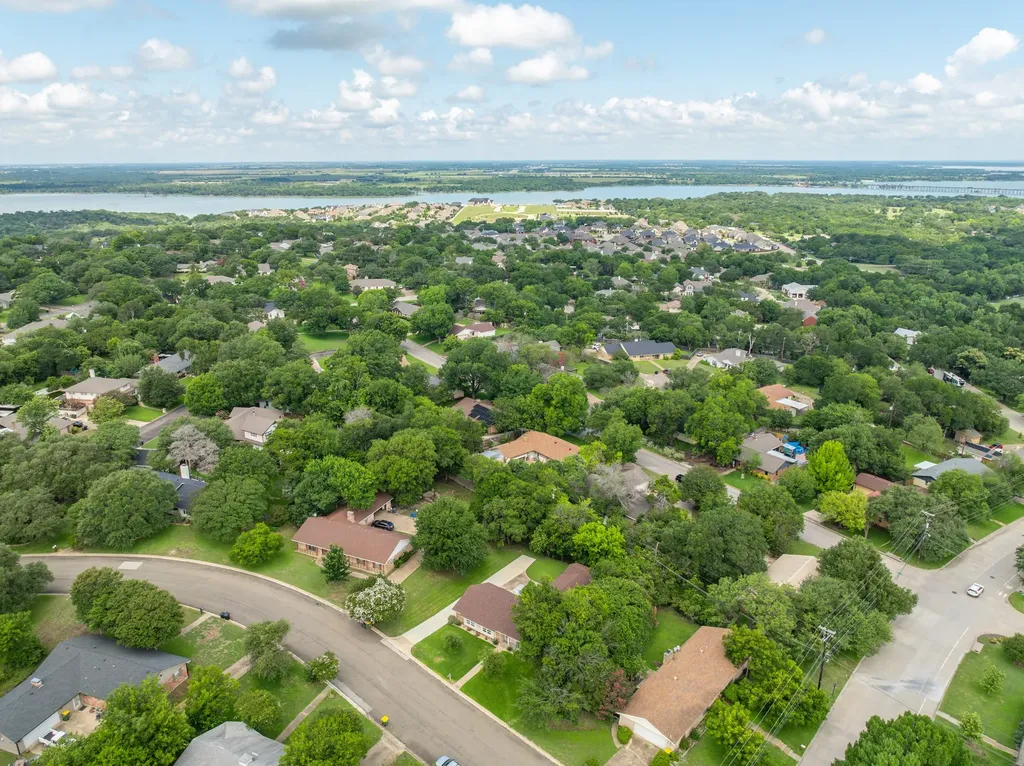 9509 Stony Point Drive Woodway TX 76712