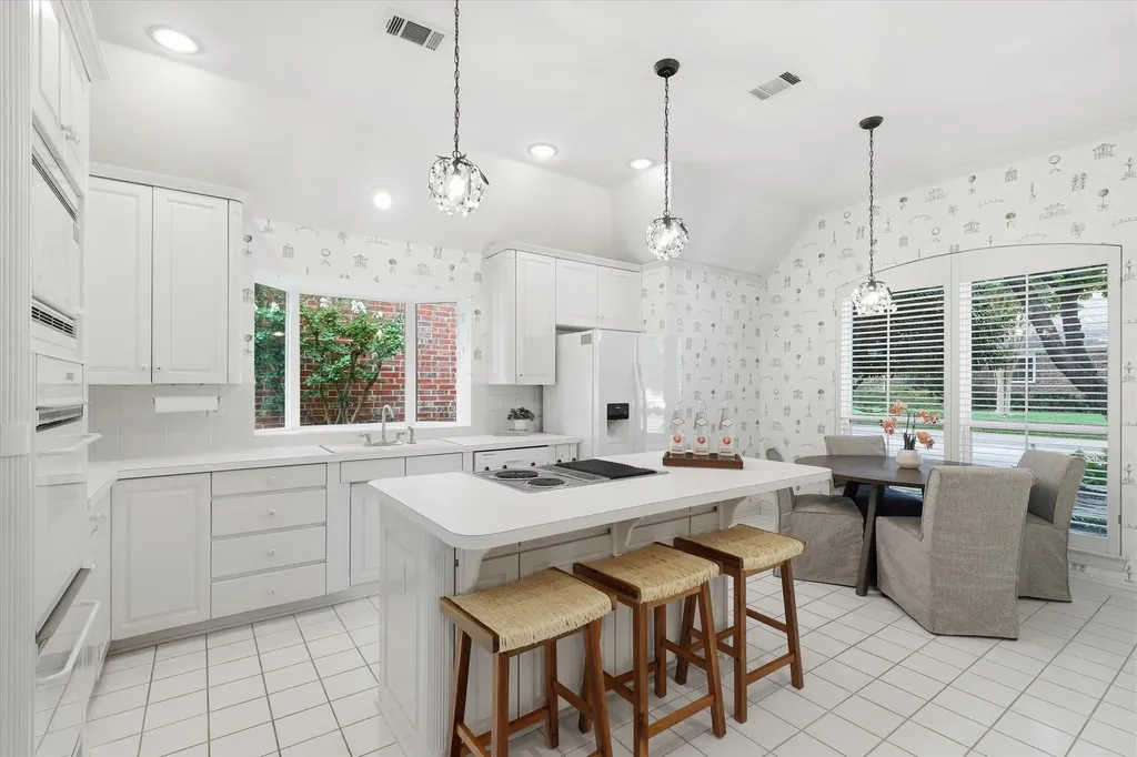 5750 Encore Drive Dallas TX 75240
