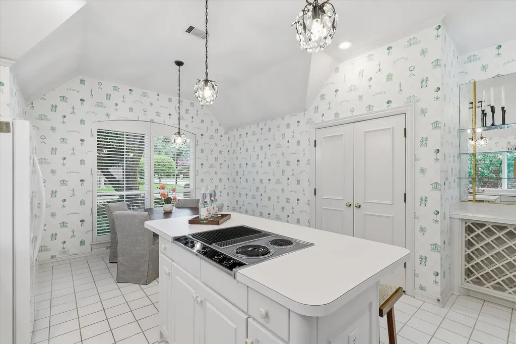5750 Encore Drive Dallas TX 75240