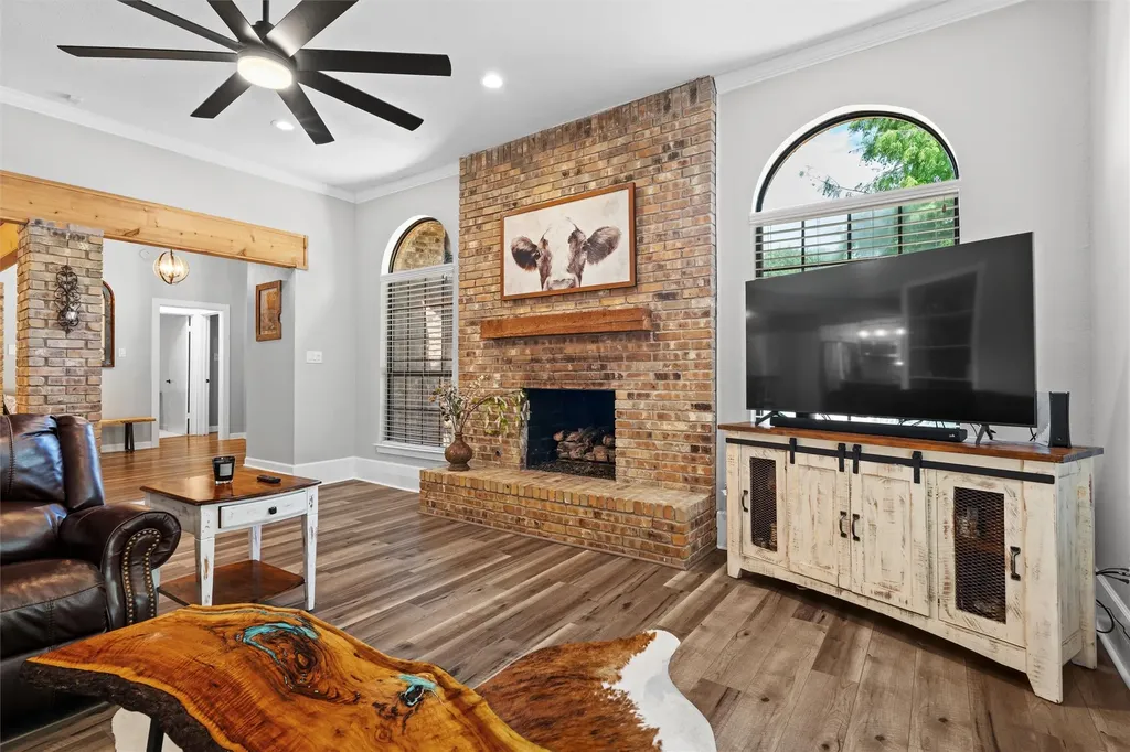 608 Gunnison Drive Arlington TX 76006