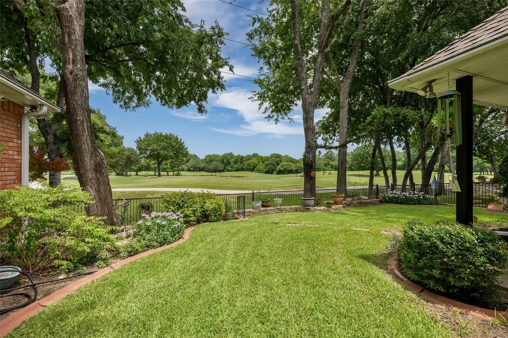6114 Firecrest Drive Garland TX 75044
