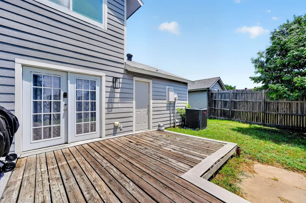 1604 Wickford Drive Arlington TX 76018