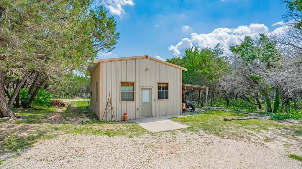 1129 County Road 306 #B Rainbow TX 76077