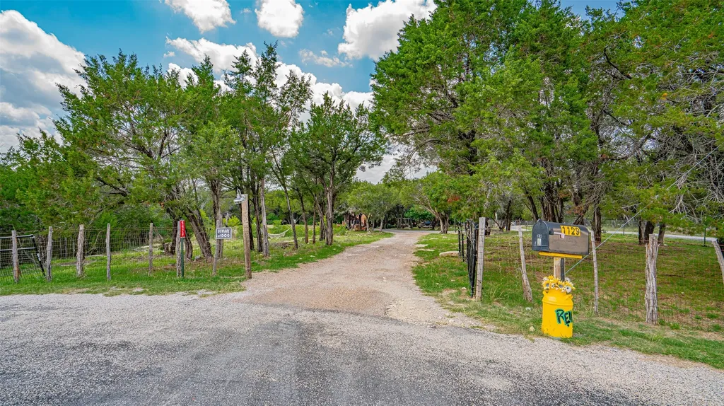 1129 County Road 306 #B Rainbow TX 76077