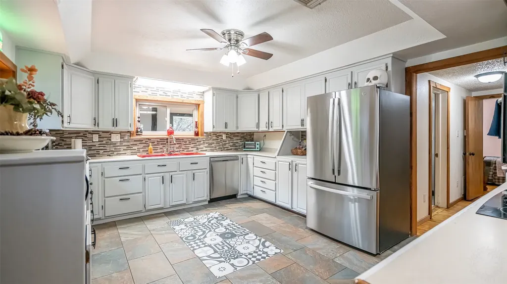 1129 County Road 306 #B Rainbow TX 76077