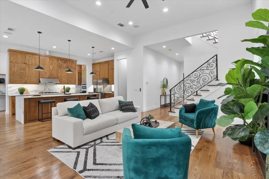 1727 Ramsey Dallas TX 75216