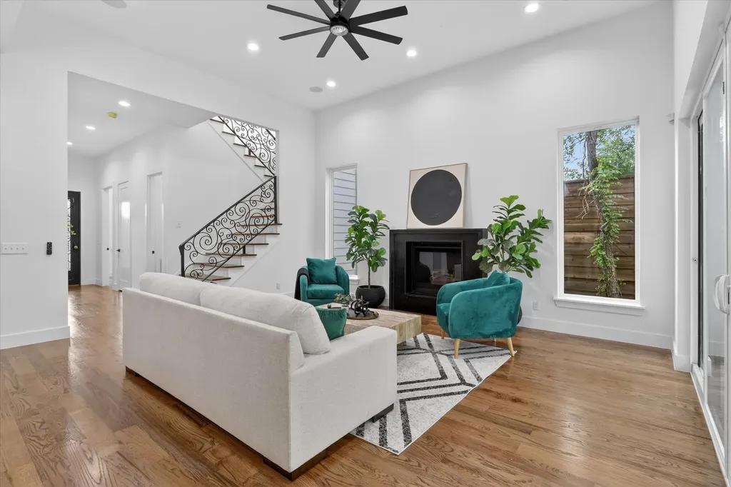 1727 Ramsey Dallas TX 75216