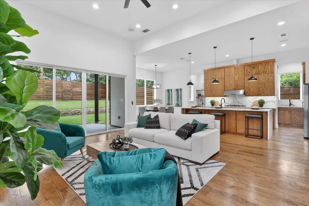 1727 Ramsey Dallas TX 75216