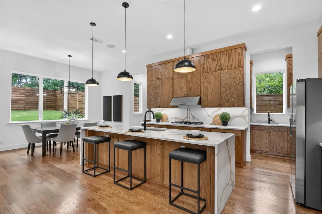 1727 Ramsey Dallas TX 75216