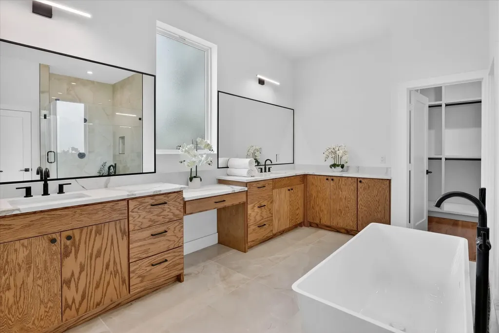 1727 Ramsey Dallas TX 75216