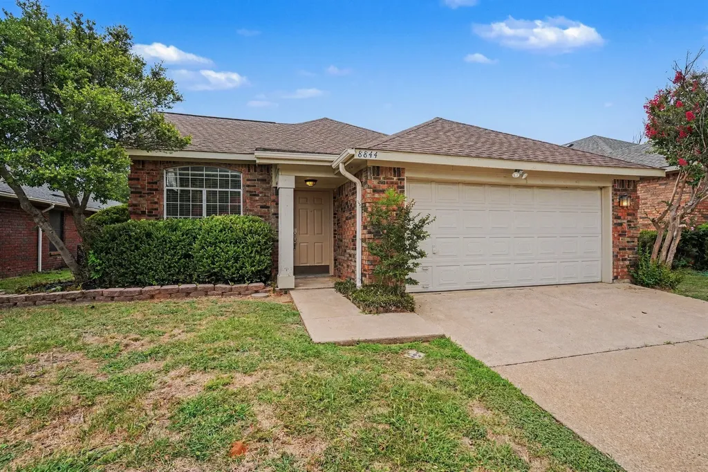 8844 Mystic Trail Fort Worth TX 76118
