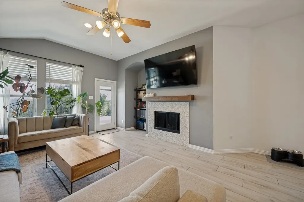 2713 Gardendale Drive Fort Worth TX 76120