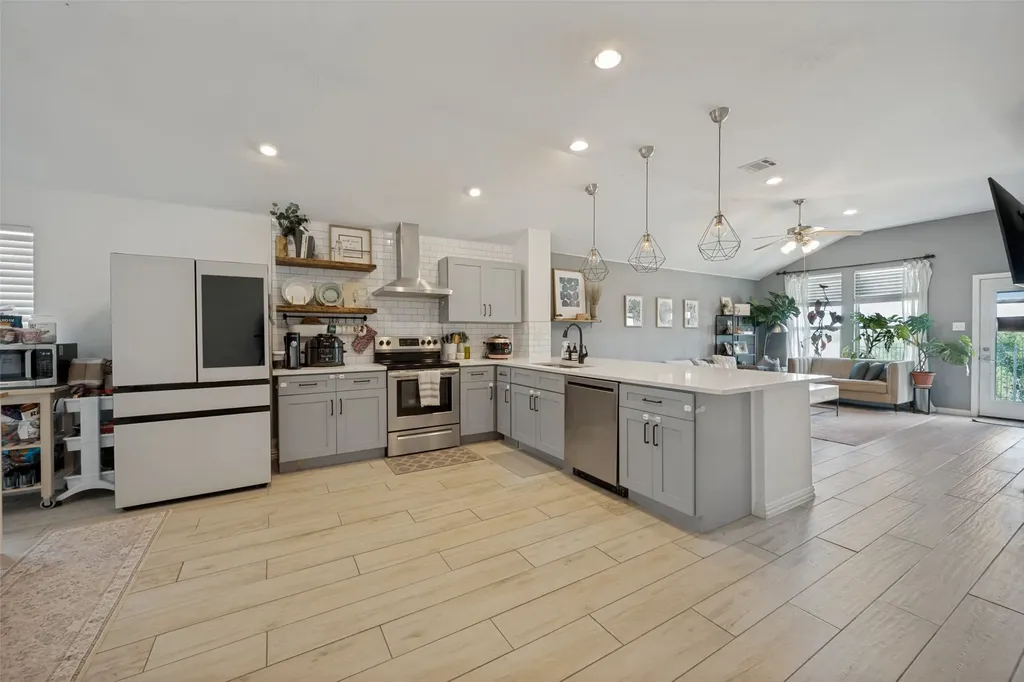 2713 Gardendale Drive Fort Worth TX 76120