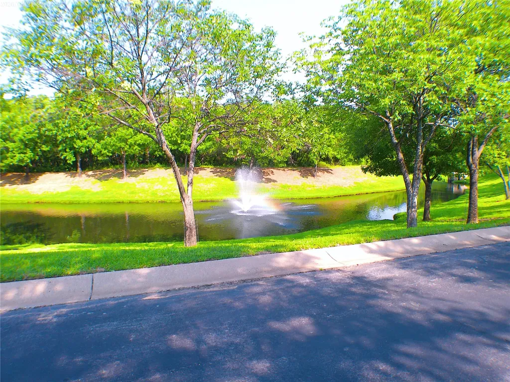 933 Bridges Drive Arlington TX 76012