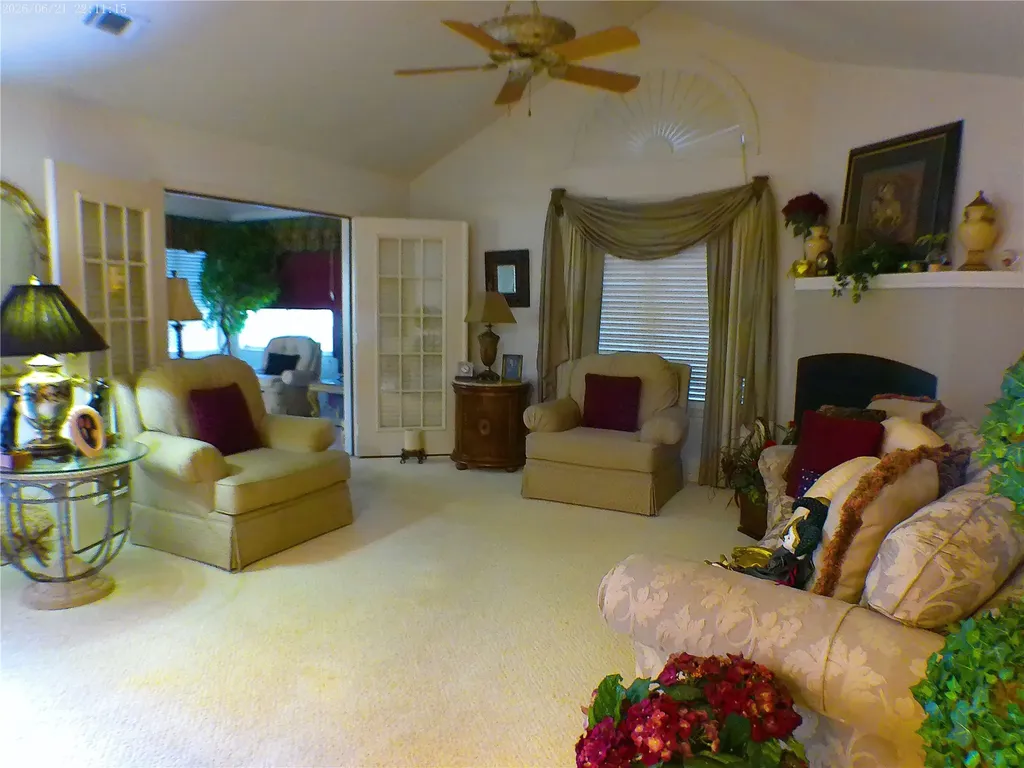 933 Bridges Drive Arlington TX 76012