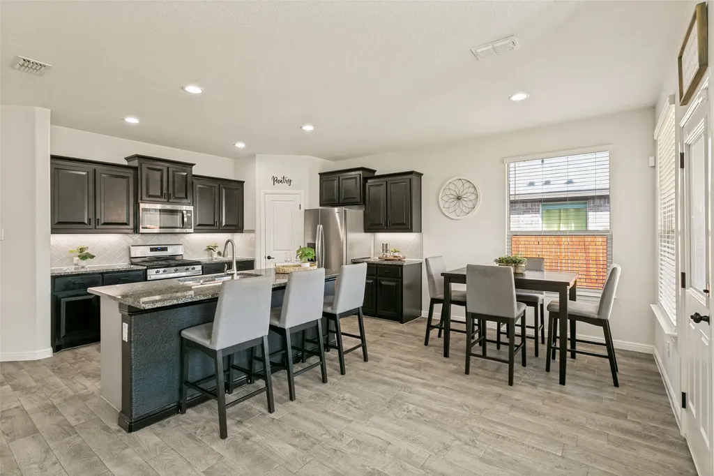 1212 Pacifica Trail Cleburne TX 76033