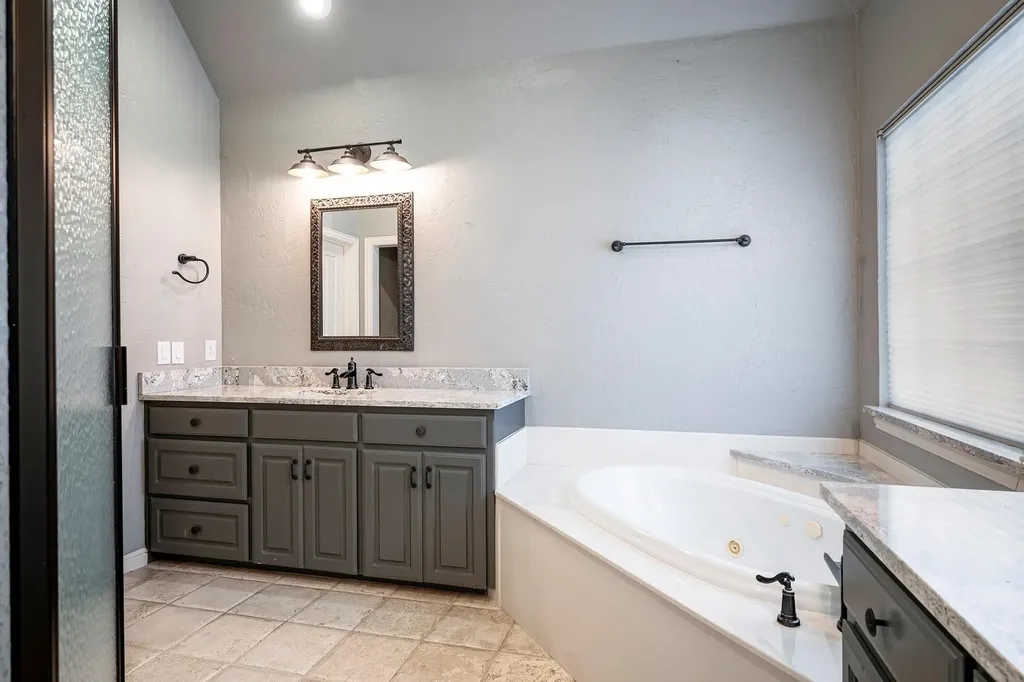 4144 Towne Green Circle Addison TX 75001