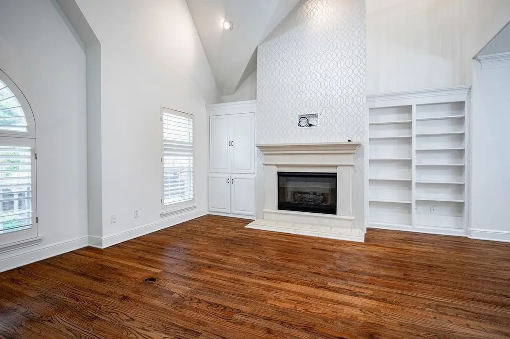 4144 Towne Green Circle Addison TX 75001