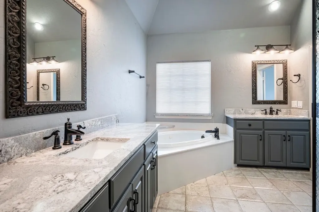 4144 Towne Green Circle Addison TX 75001