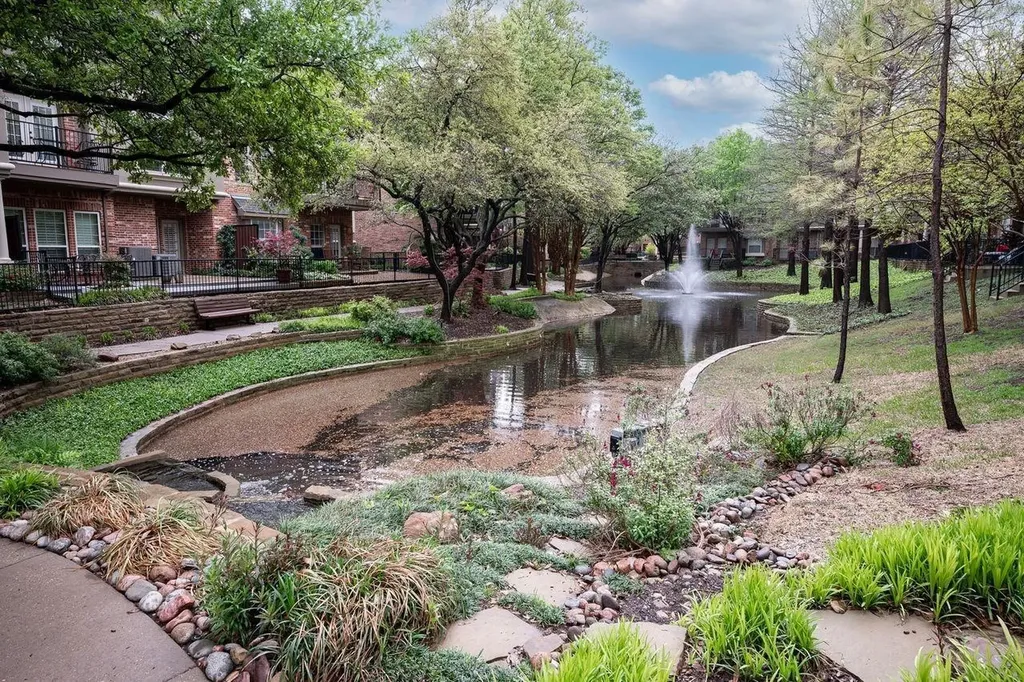4144 Towne Green Circle Addison TX 75001