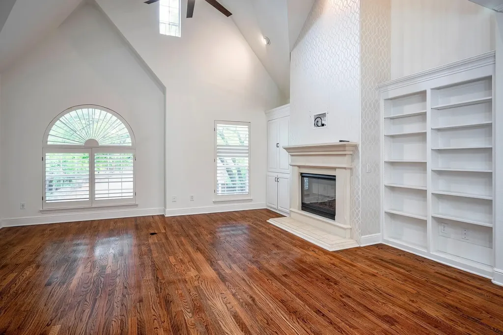 4144 Towne Green Circle Addison TX 75001