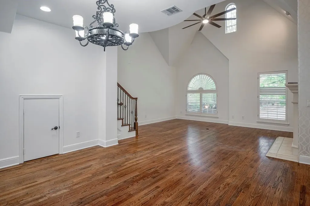 4144 Towne Green Circle Addison TX 75001