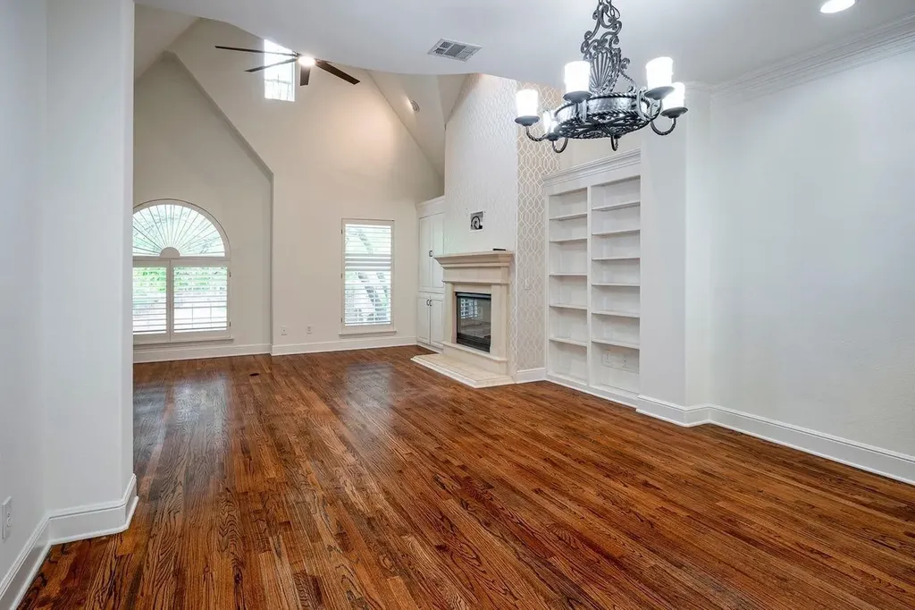 4144 Towne Green Circle Addison TX 75001